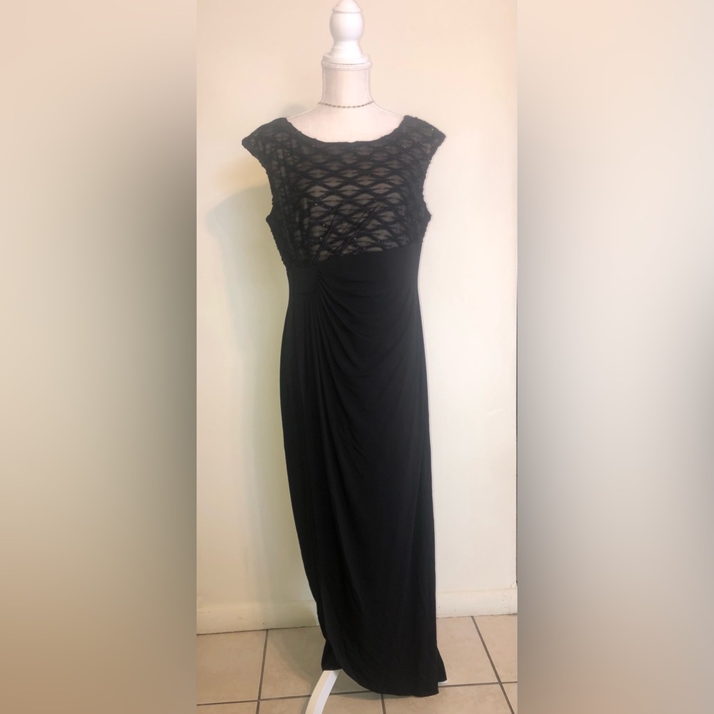 Elegant Dress in Black